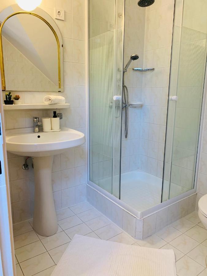 Villa B96 Siofok Luaran gambar